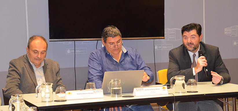 De izquierda a derecha: Pedro Luis Pérez, Subdirector adjunto de la Ciudadanía Española en el Exterior y Políticas de Retorno; Jose Manuel Sánchez, presidente de la comisión de Asuntos Sociolaborales y Francisco Estepa, jefe de área de pensiones de Ciudadanía Española en el Exterior