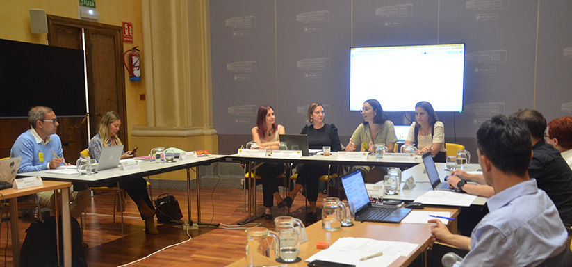 Participación de Pilar Blasco y Silvia Carreño del Consejo de la Juventud Española en la Comisión de Jóvenes y Mujeres