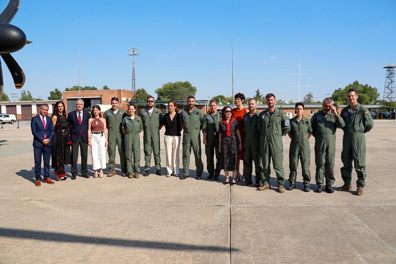 Recepción en el aeropuerto de Torrejón a los15 niños gazatíes que recibirán atención sanitaria en España